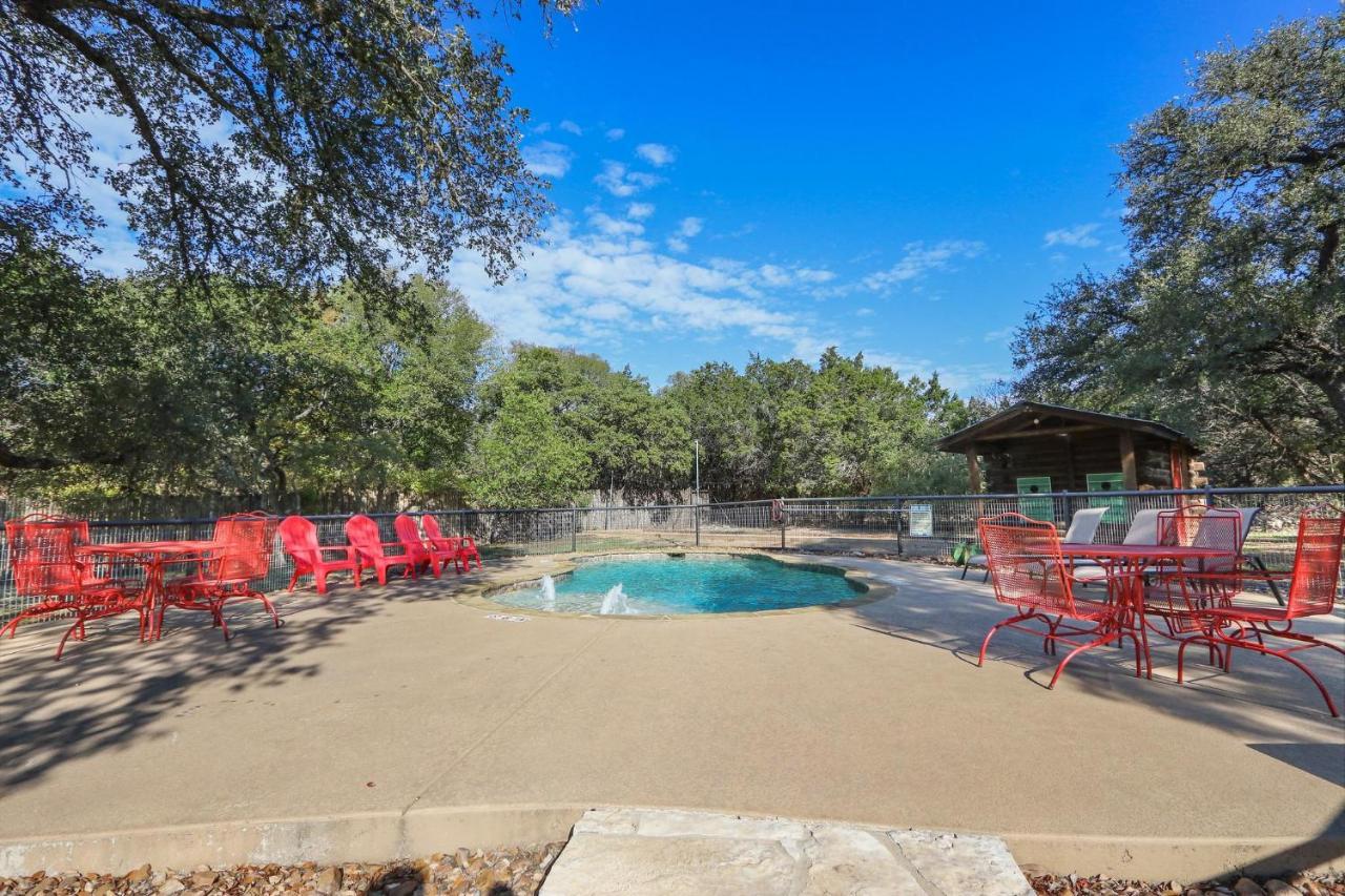Wimberley Log Cabins Resort And Suites- Unit 2 Bagian luar foto